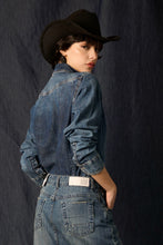 Carica l'immagine nel visualizzatore di Gallery, A26W-PIA - CAMICIA - GOLD DIGGER DENIM
