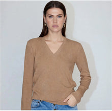 Carica l'immagine nel visualizzatore di Gallery, MHE393-CAMEL - MAGLIA - MPC MA PETIT CAPSULE
